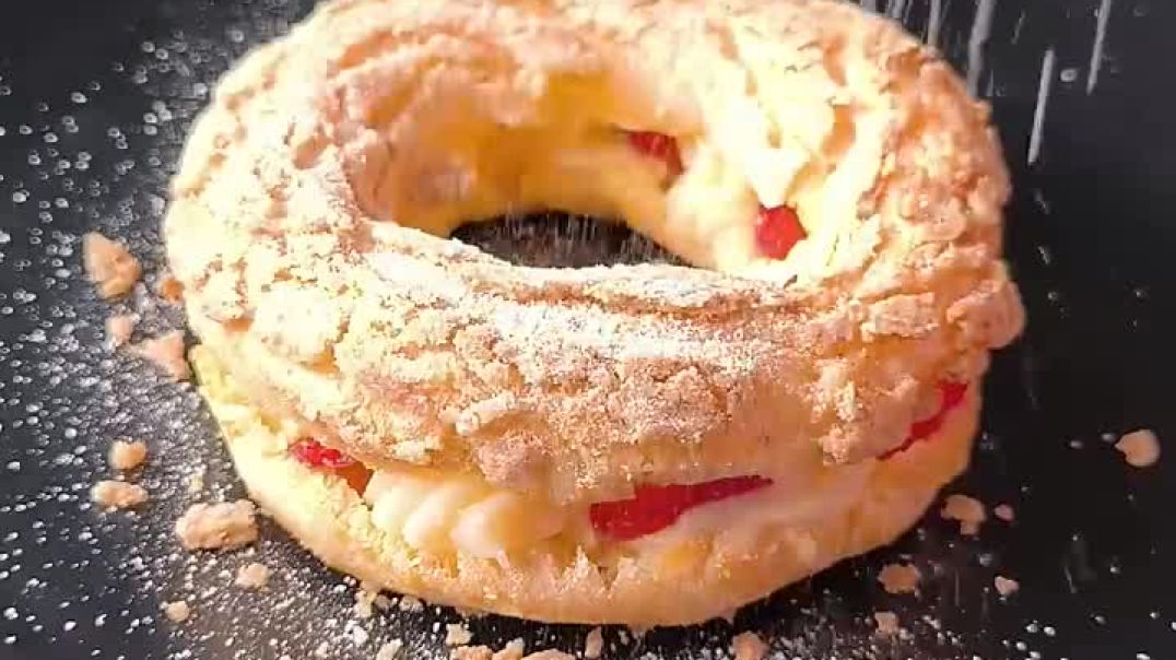 ⁣Strawberry Paris Brest 🍓